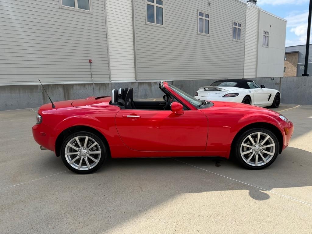 Mazda MX-5 Miata Touring Power Retractable Hardtop 2008