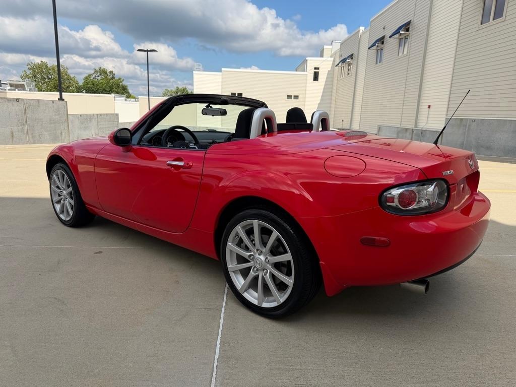 Mazda MX-5 Miata Touring Power Retractable Hardtop 2008