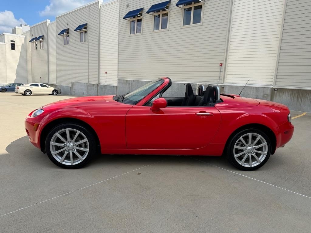 Mazda MX-5 Miata Touring Power Retractable Hardtop 2008