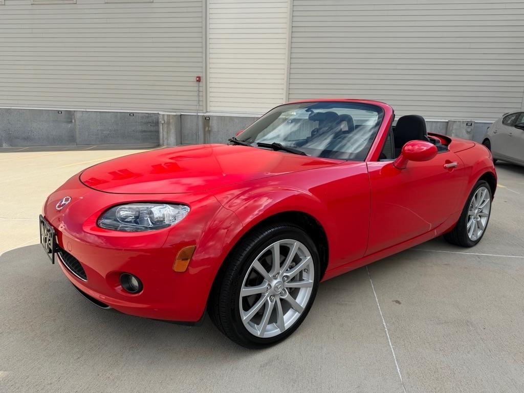 Mazda MX-5 Miata Touring Power Retractable Hardtop 2008