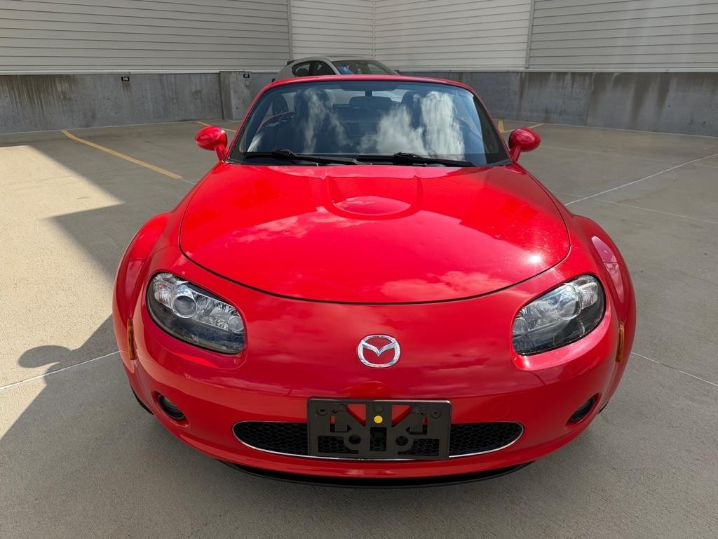 Mazda MX-5 Miata Touring Power Retractable Hardtop 2008