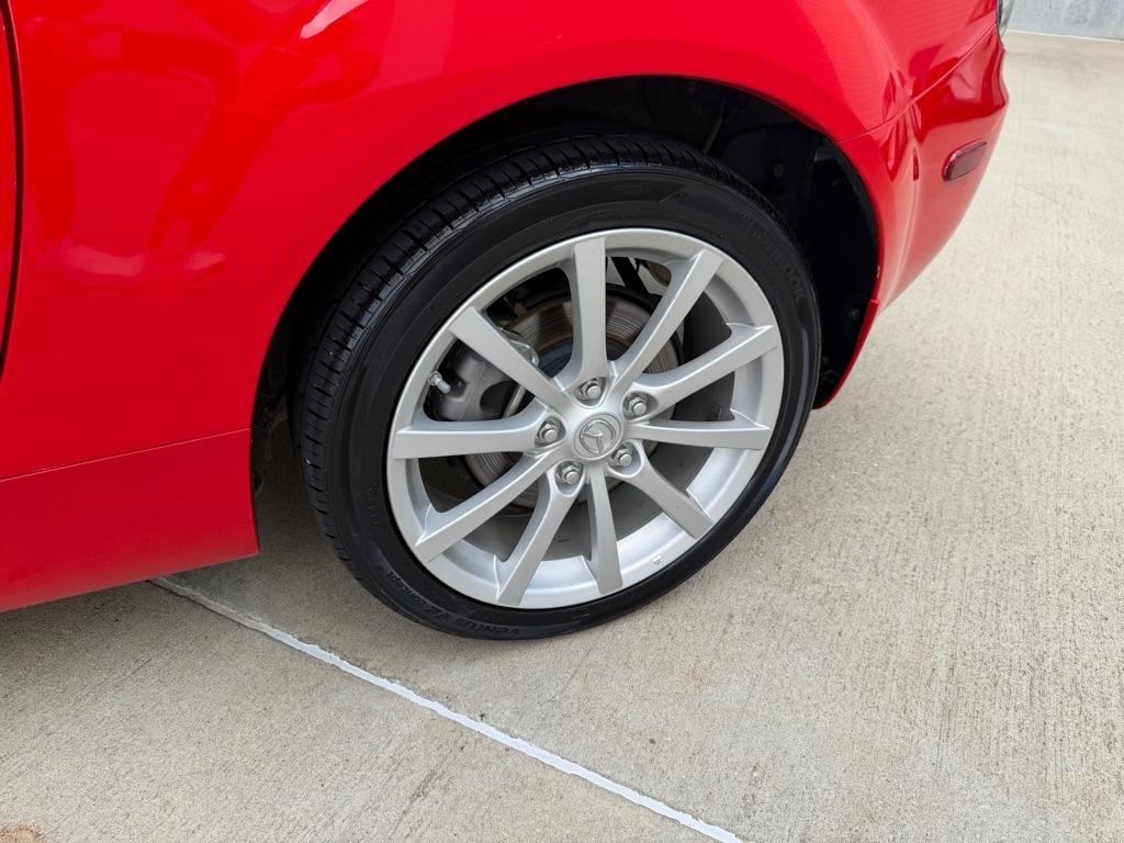 Mazda MX-5 Miata Touring Power Retractable Hardtop 2008