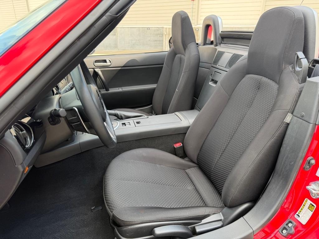 Mazda MX-5 Miata Touring Power Retractable Hardtop 2008