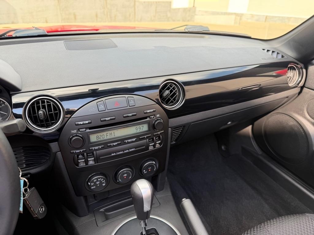 Mazda MX-5 Miata Touring Power Retractable Hardtop 2008