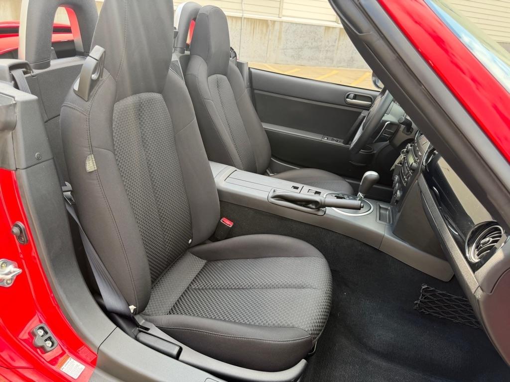 Mazda MX-5 Miata Touring Power Retractable Hardtop 2008