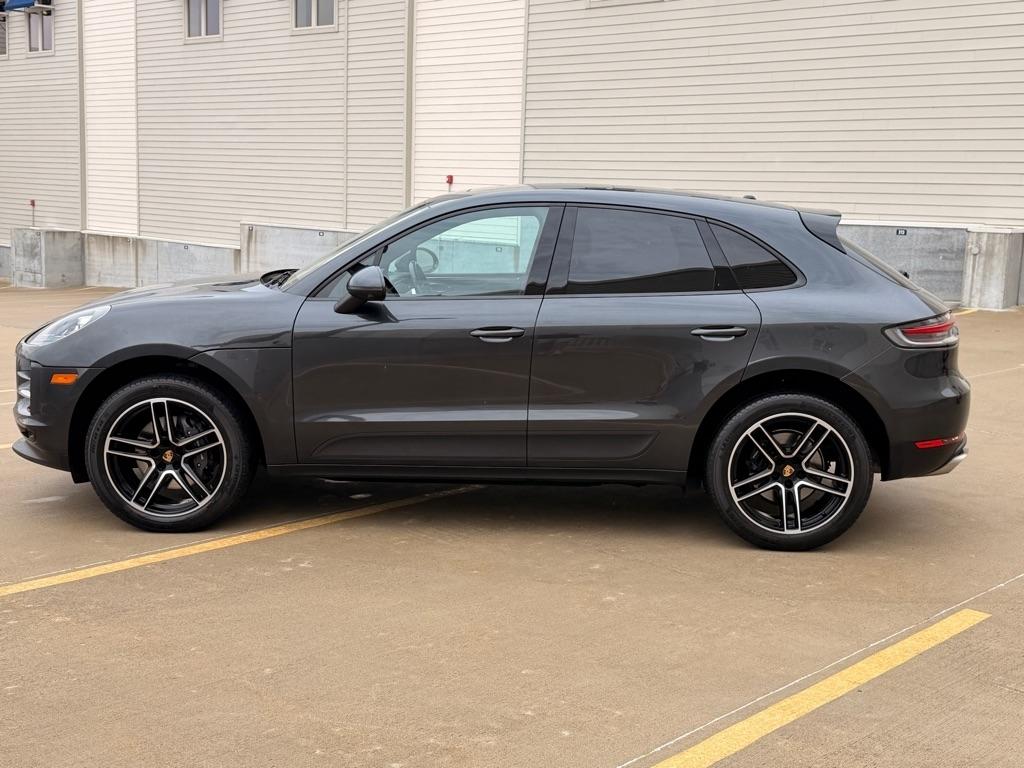 Porsche Macan Base 2021