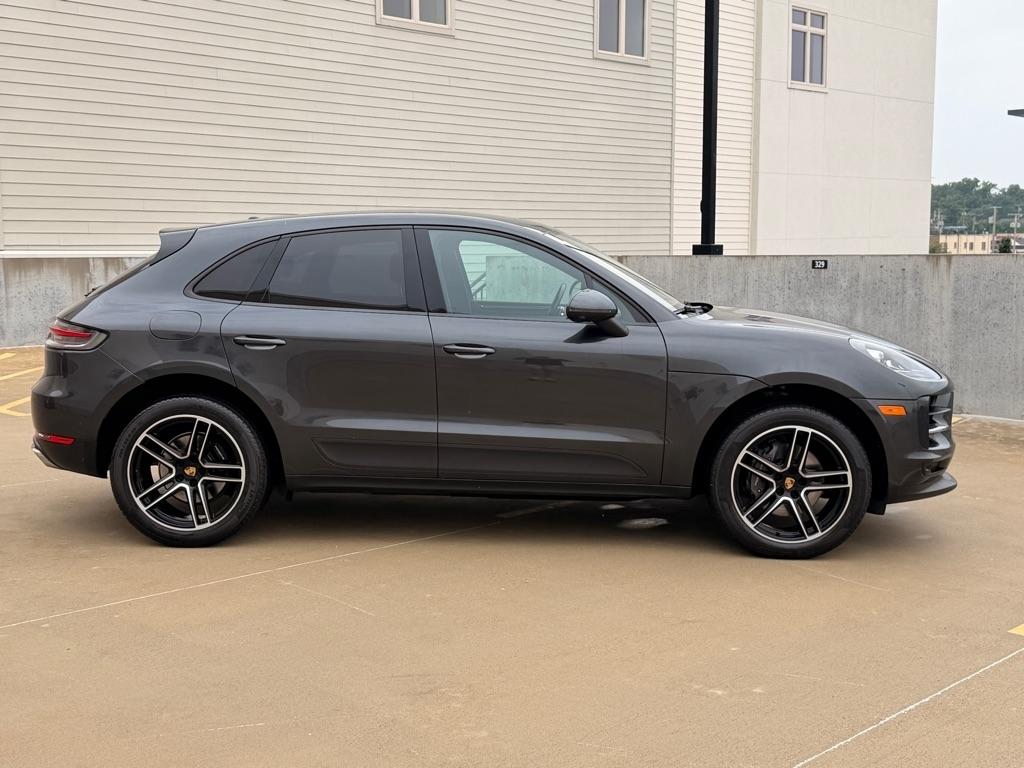 Porsche Macan Base 2021