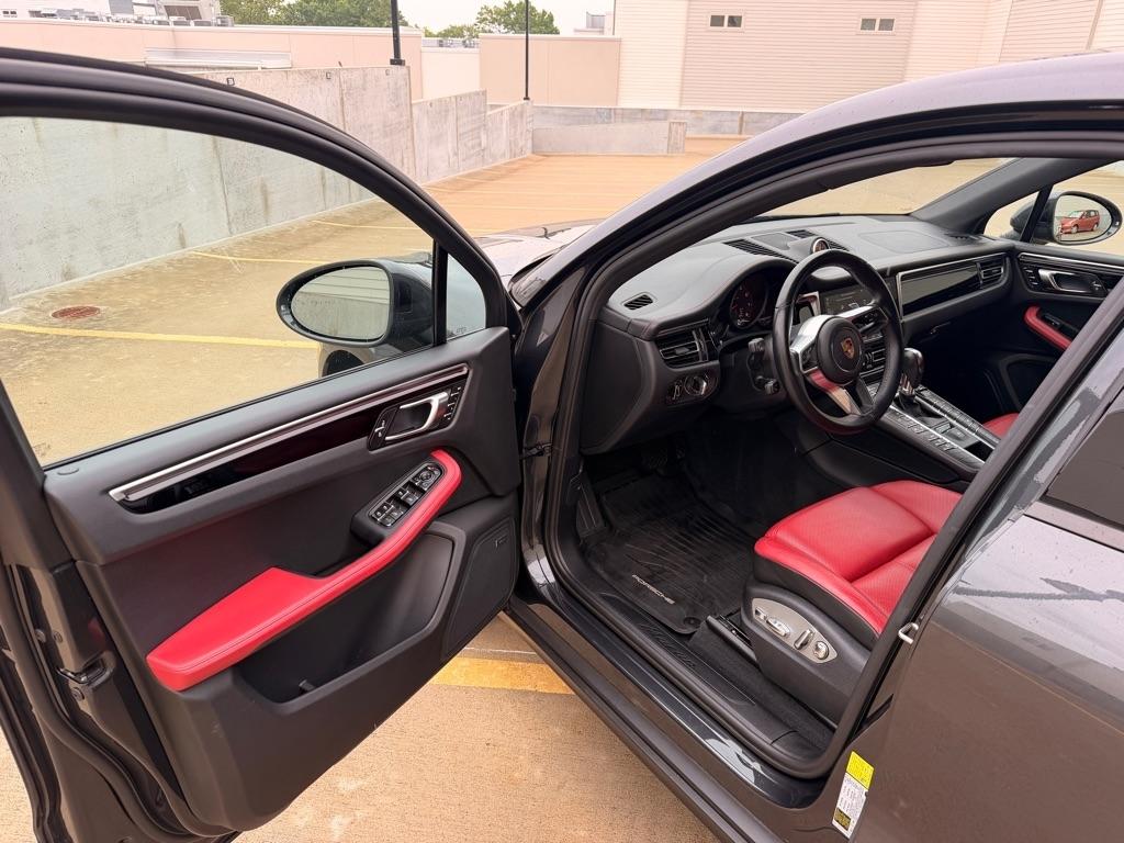 Porsche Macan Base 2021