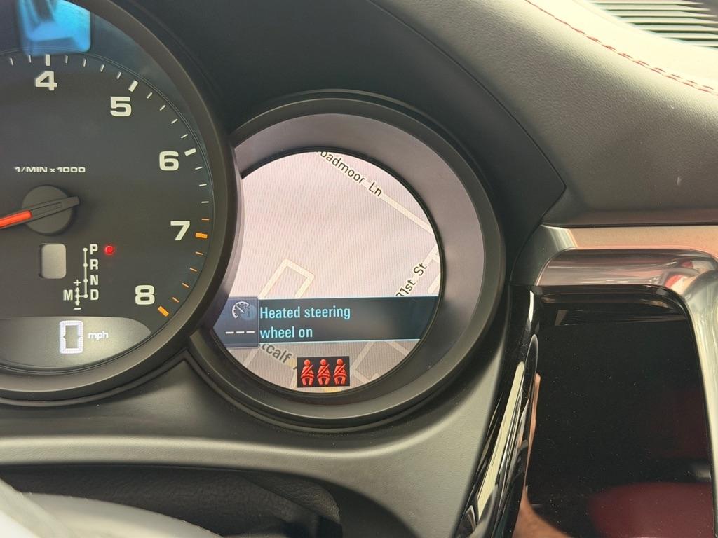 Porsche Macan Base 2021