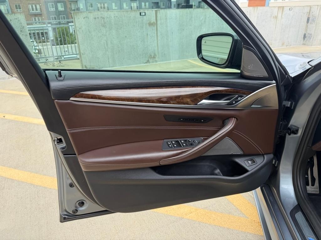BMW 5-Series M550i xDrive 2019
