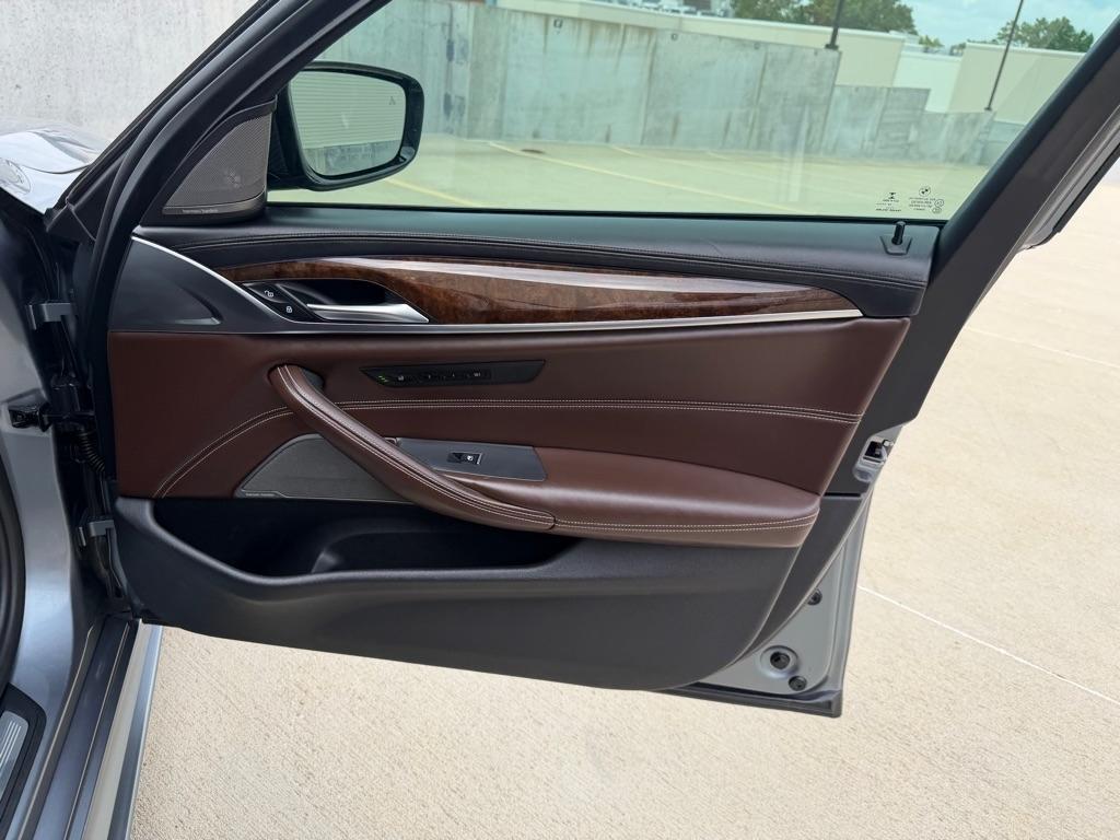 BMW 5-Series M550i xDrive 2019