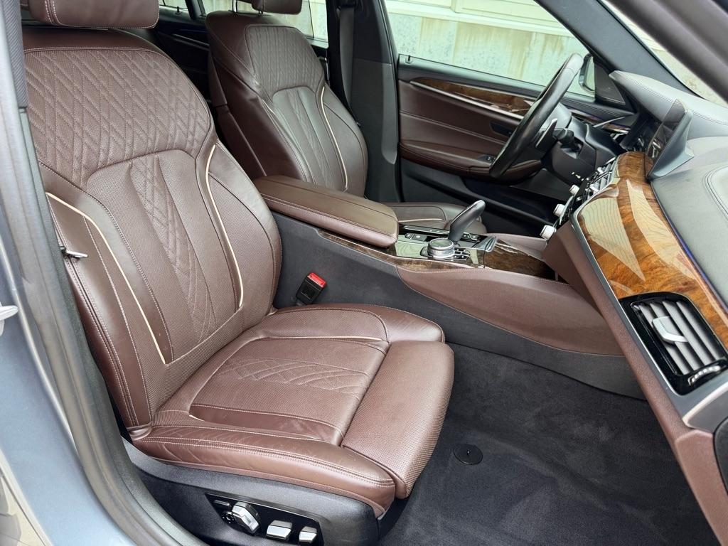 BMW 5-Series M550i xDrive 2019