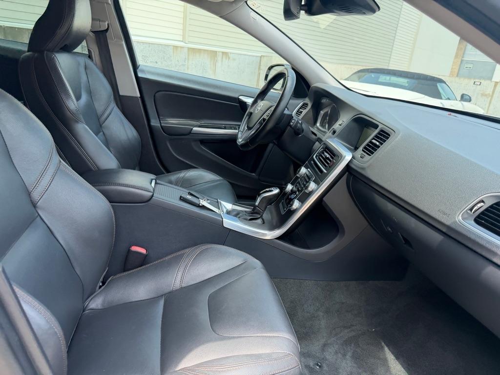 Volvo V60 Cross Country T5 2016
