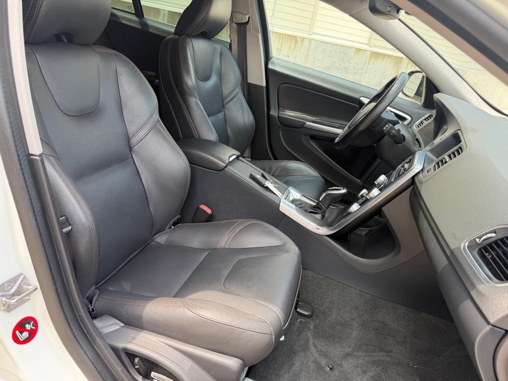 Volvo V60 Cross Country T5 2016