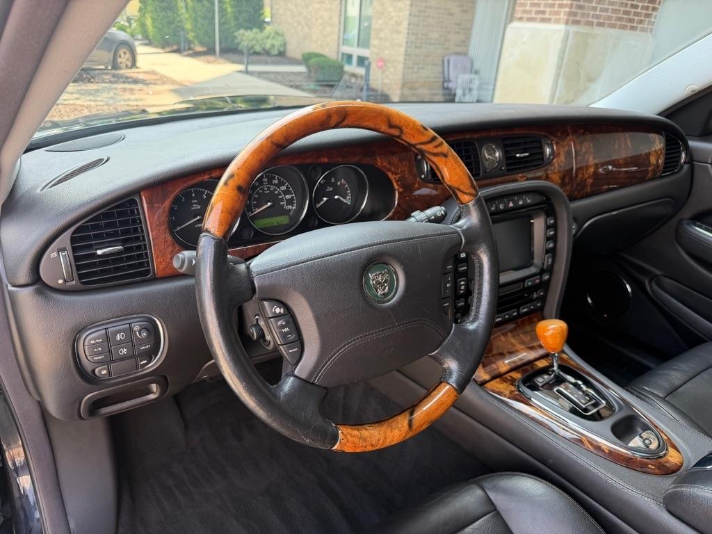 Jaguar XJ-Series XJ8 2006