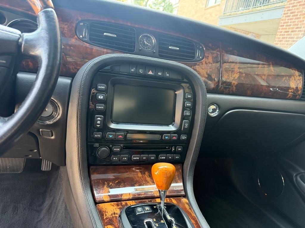 Jaguar XJ-Series XJ8 2006