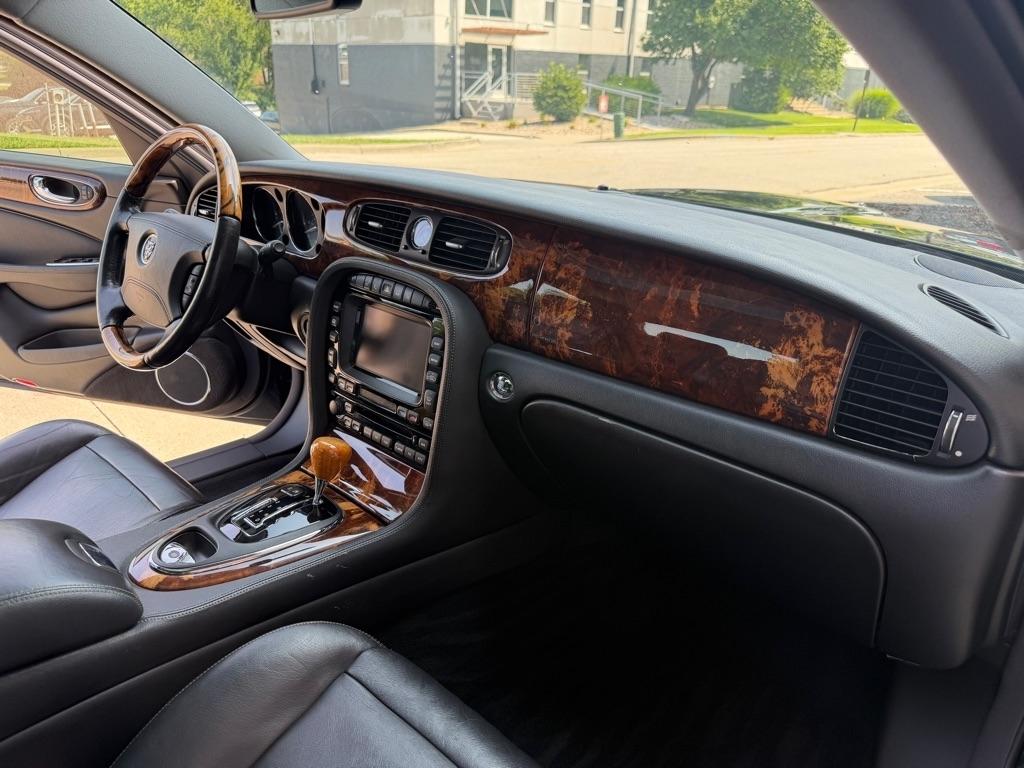 Jaguar XJ-Series XJ8 2006