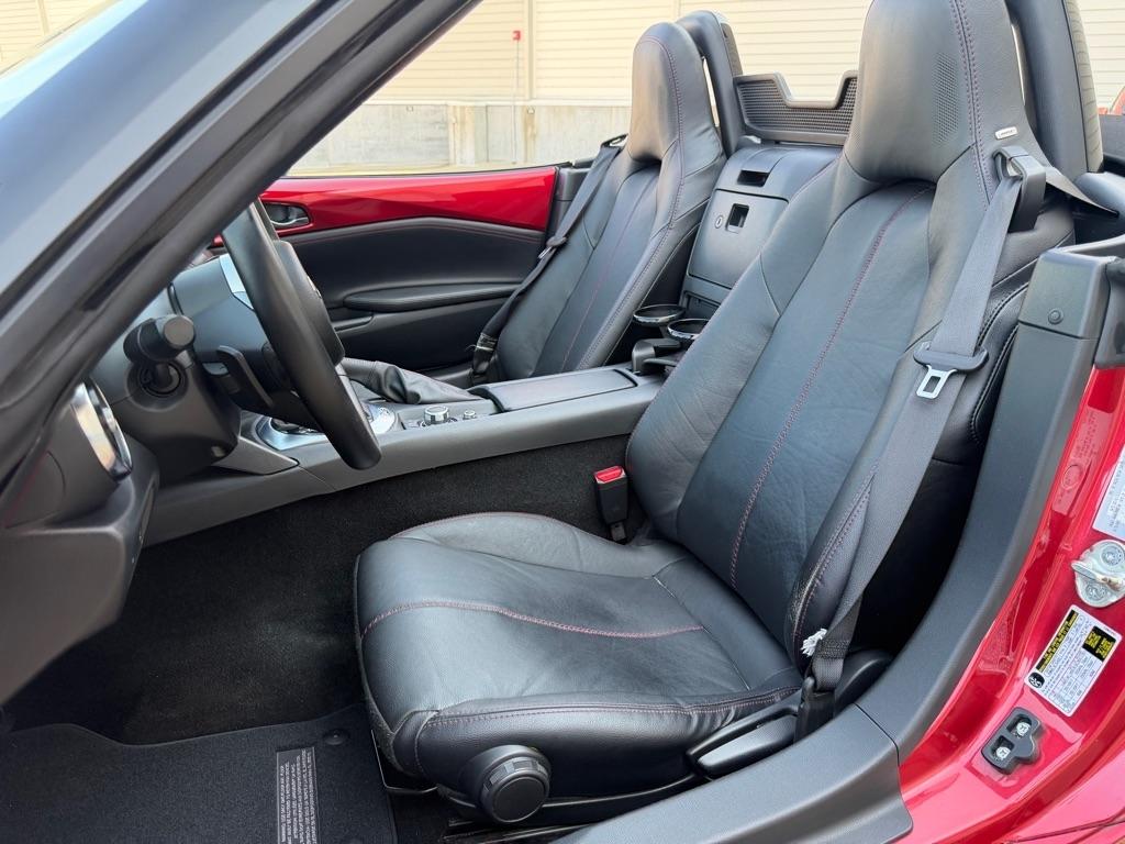 Mazda MX-5 Miata Grand Touring 6AT 2016