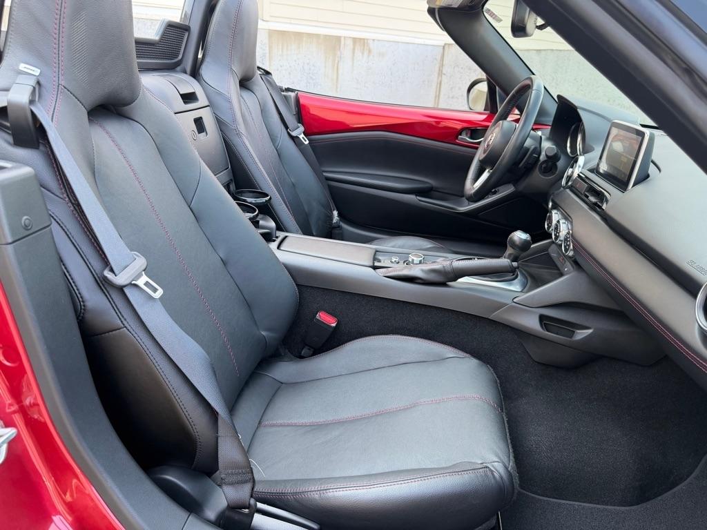 Mazda MX-5 Miata Grand Touring 6AT 2016