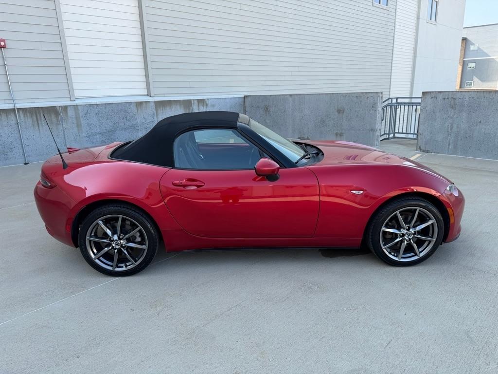 Mazda MX-5 Miata Grand Touring 6AT 2016