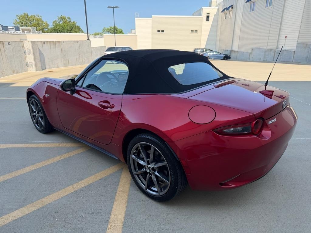 Mazda MX-5 Miata Grand Touring 6AT 2016