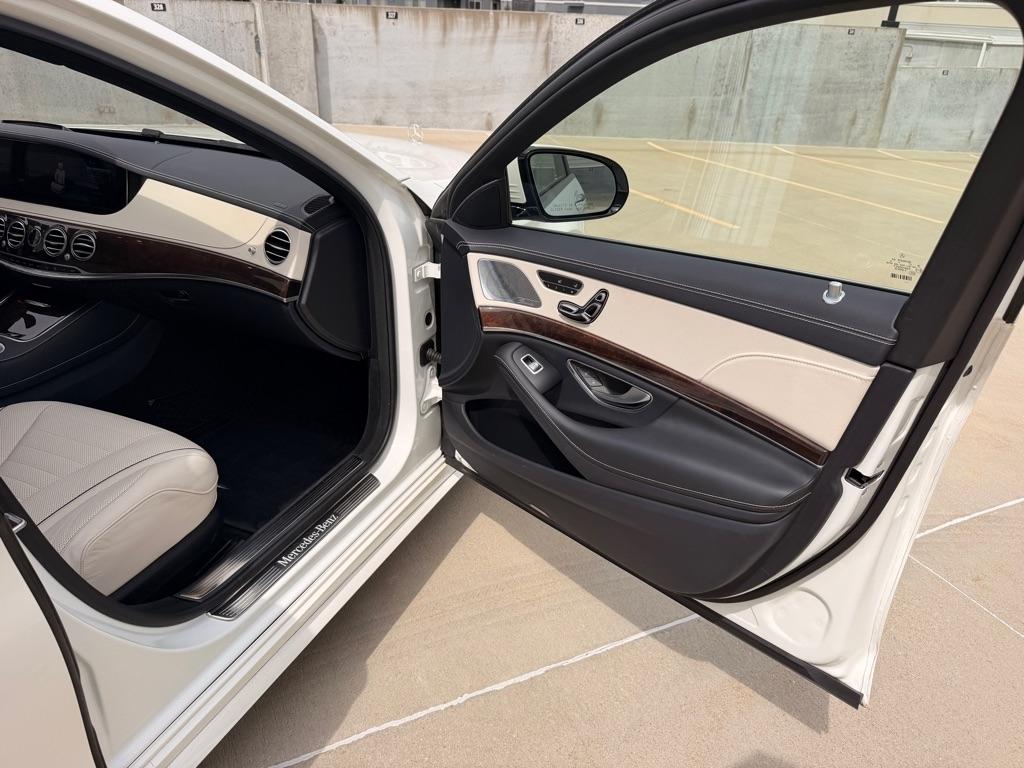 Mercedes-Benz S-Class S560 4MATIC 2019
