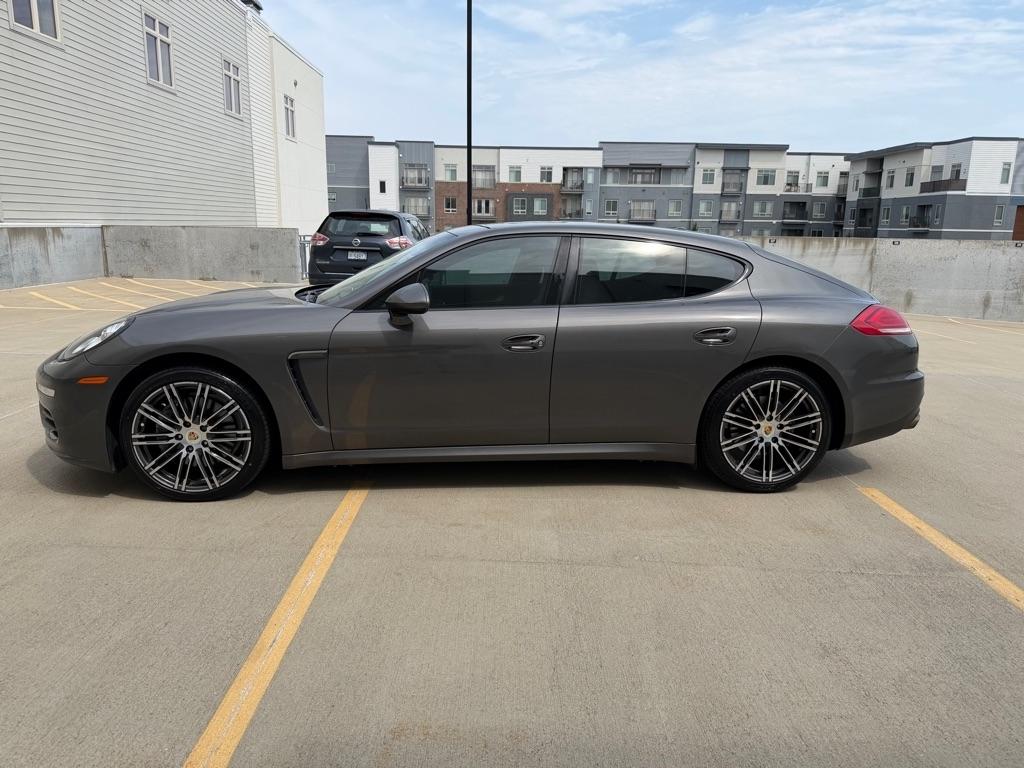 Porsche Panamera 4 2016