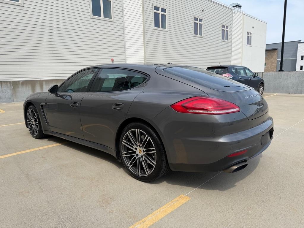 Porsche Panamera 4 2016
