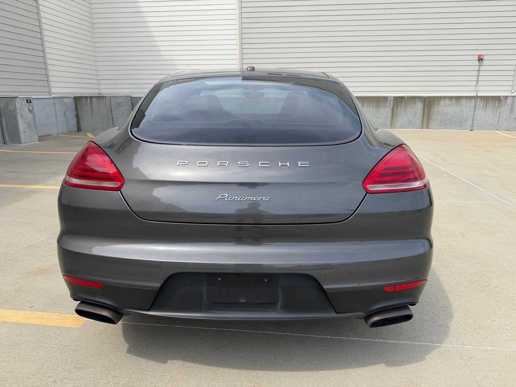 Porsche Panamera 4 2016