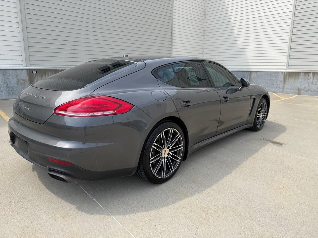 Porsche Panamera 4 2016