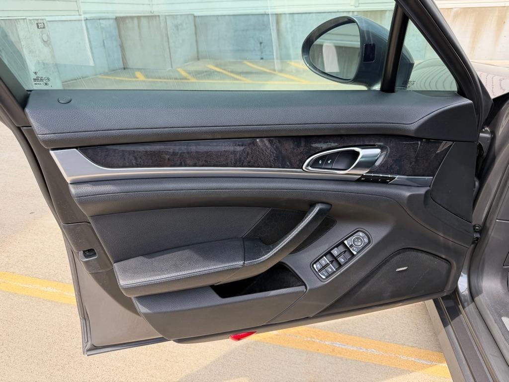 Porsche Panamera 4 2016