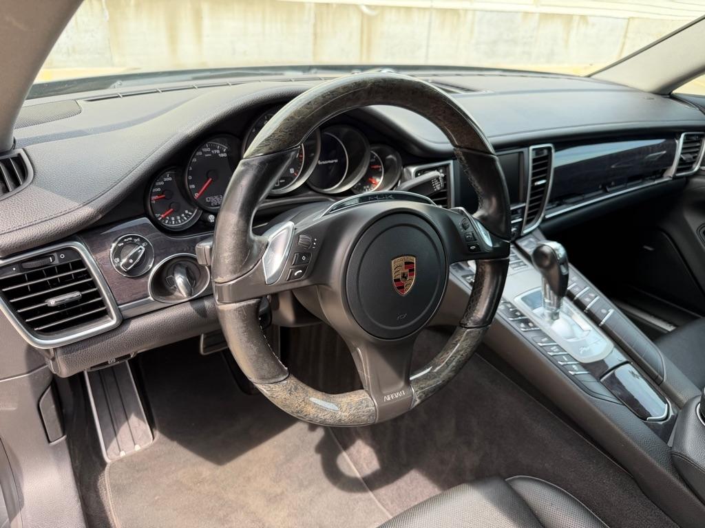 Porsche Panamera 4 2016