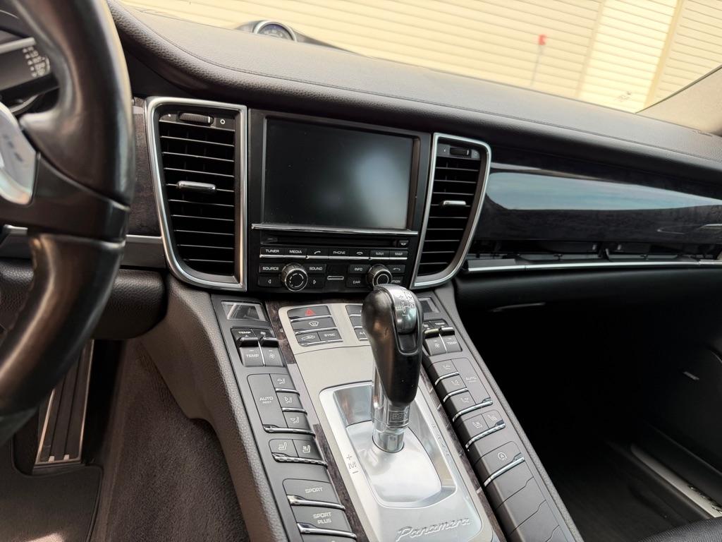 Porsche Panamera 4 2016