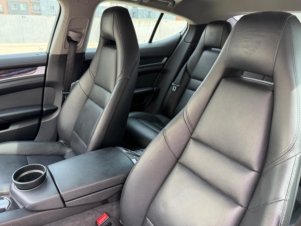 Porsche Panamera 4 2016