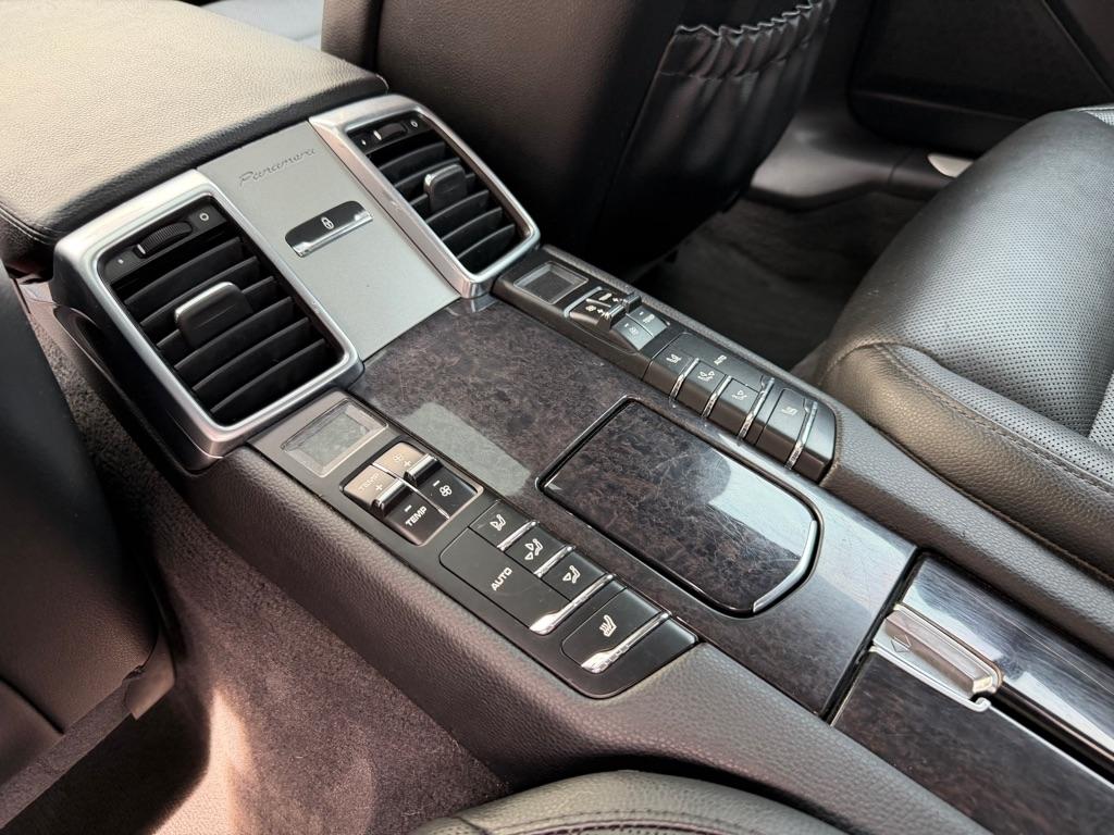 Porsche Panamera 4 2016