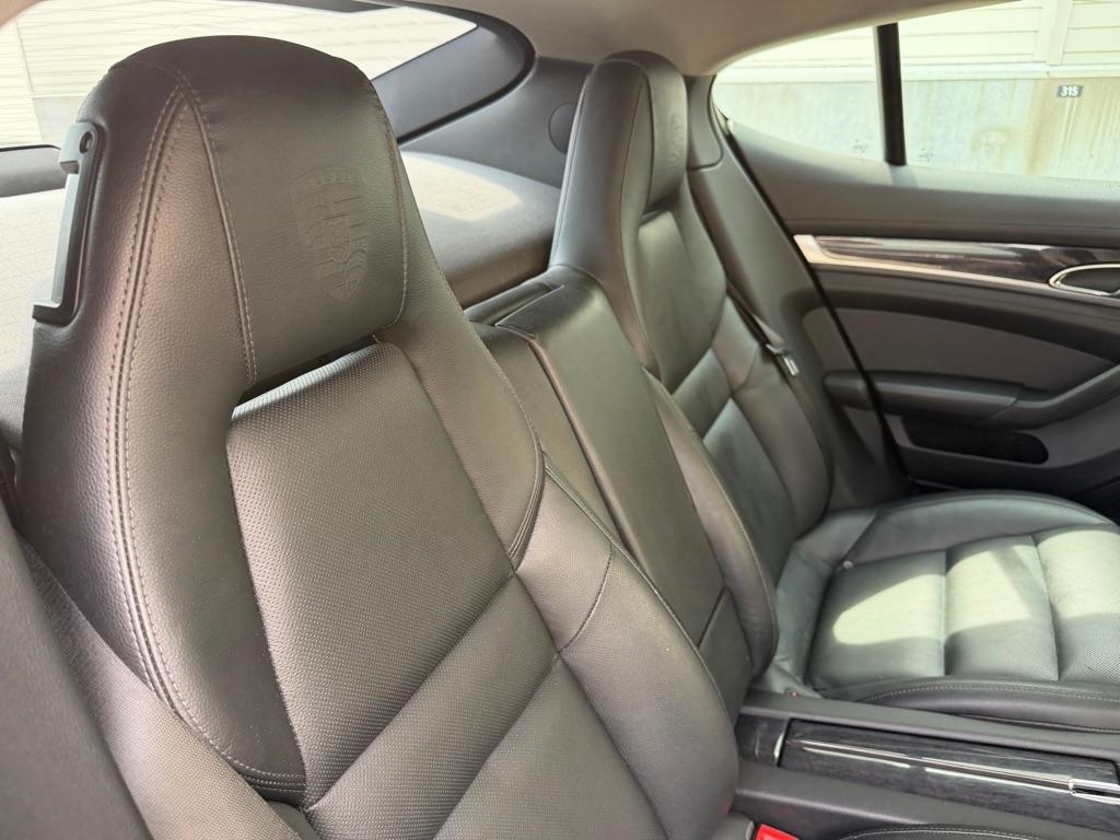 Porsche Panamera 4 2016