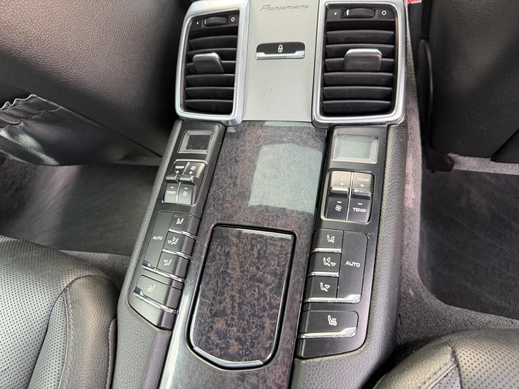 Porsche Panamera 4 2016