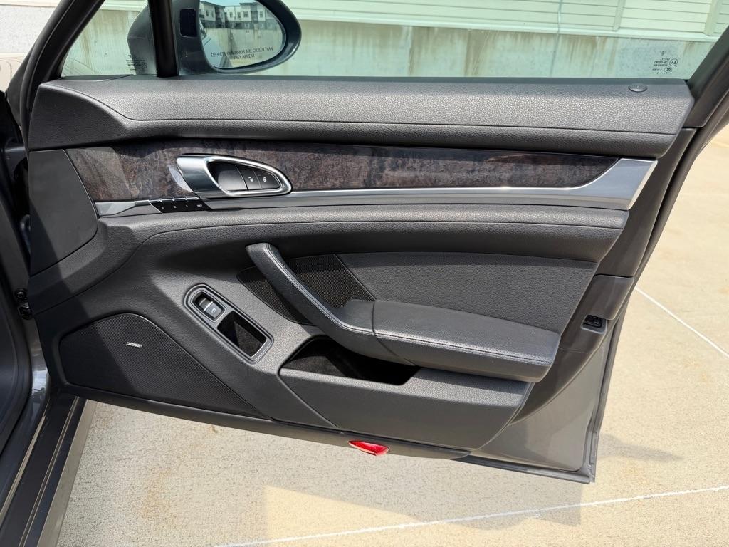 Porsche Panamera 4 2016