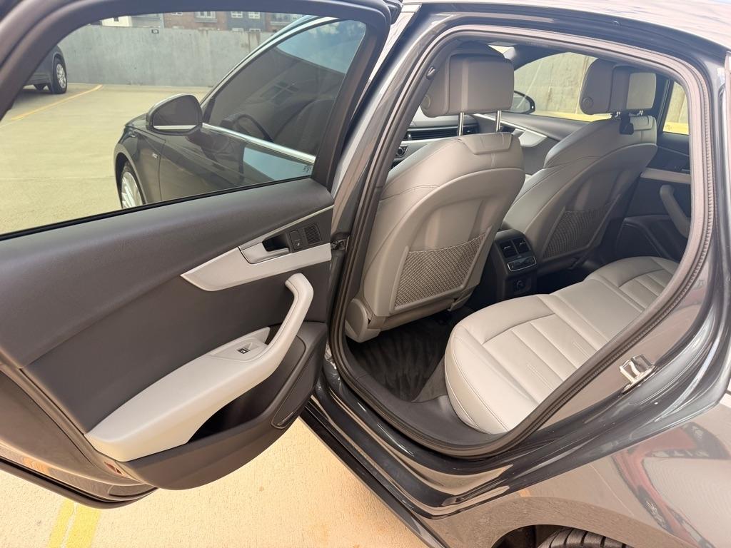 Audi A4 2.0T Premium Plus quattro Sedan 2017