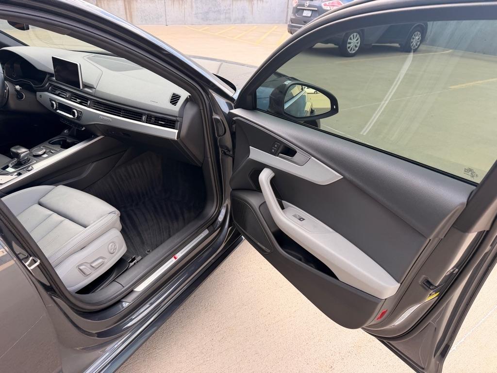 Audi A4 2.0T Premium Plus quattro Sedan 2017