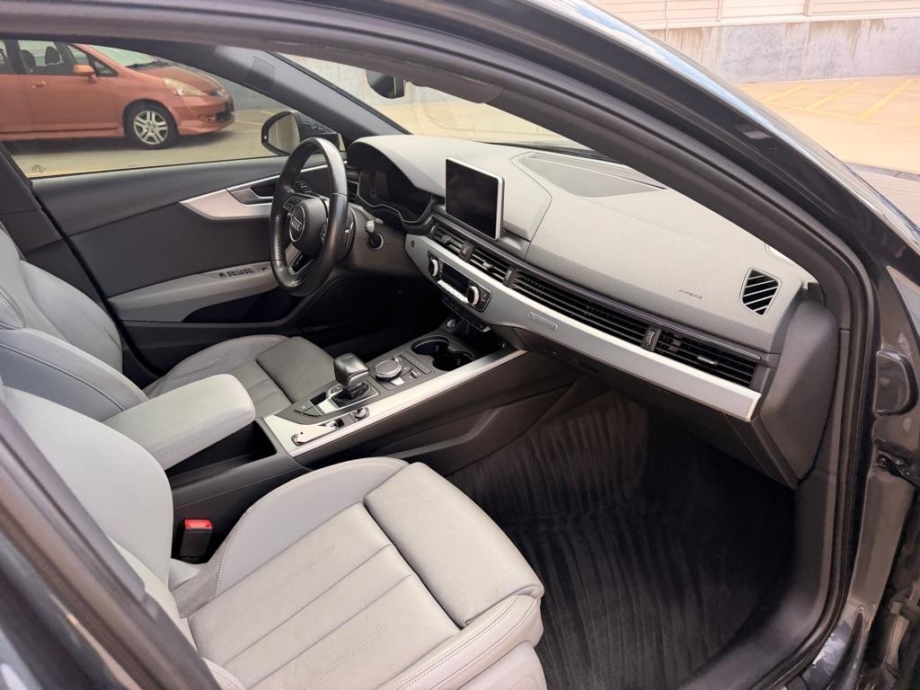 Audi A4 2.0T Premium Plus quattro Sedan 2017