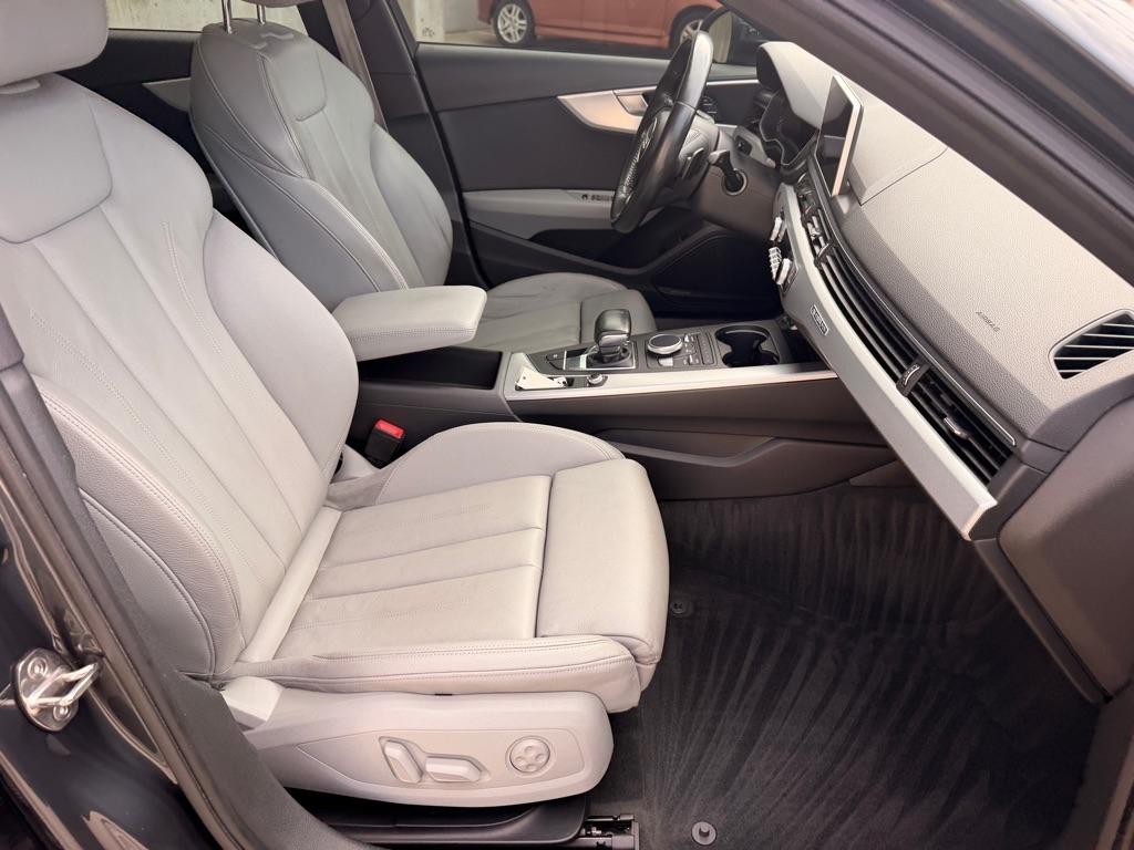Audi A4 2.0T Premium Plus quattro Sedan 2017