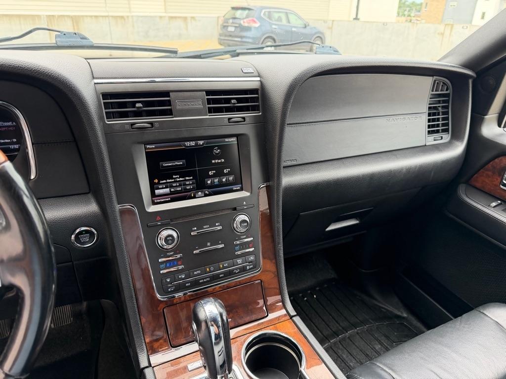 Lincoln Navigator 4WD 2015