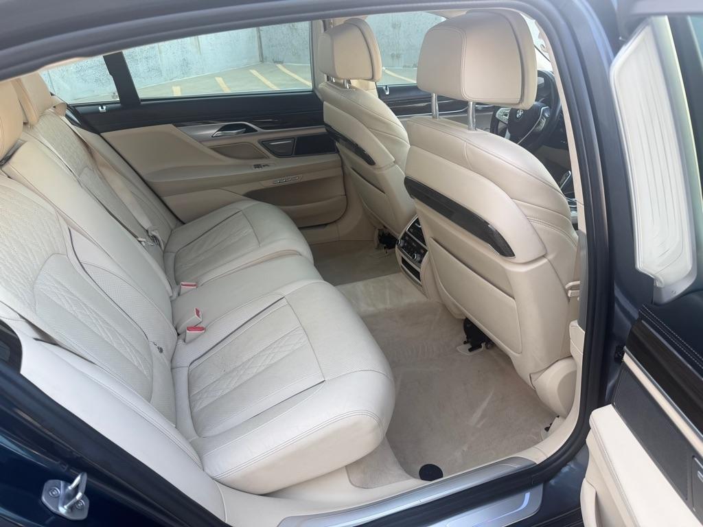 BMW 7-Series 750i xDrive 2016