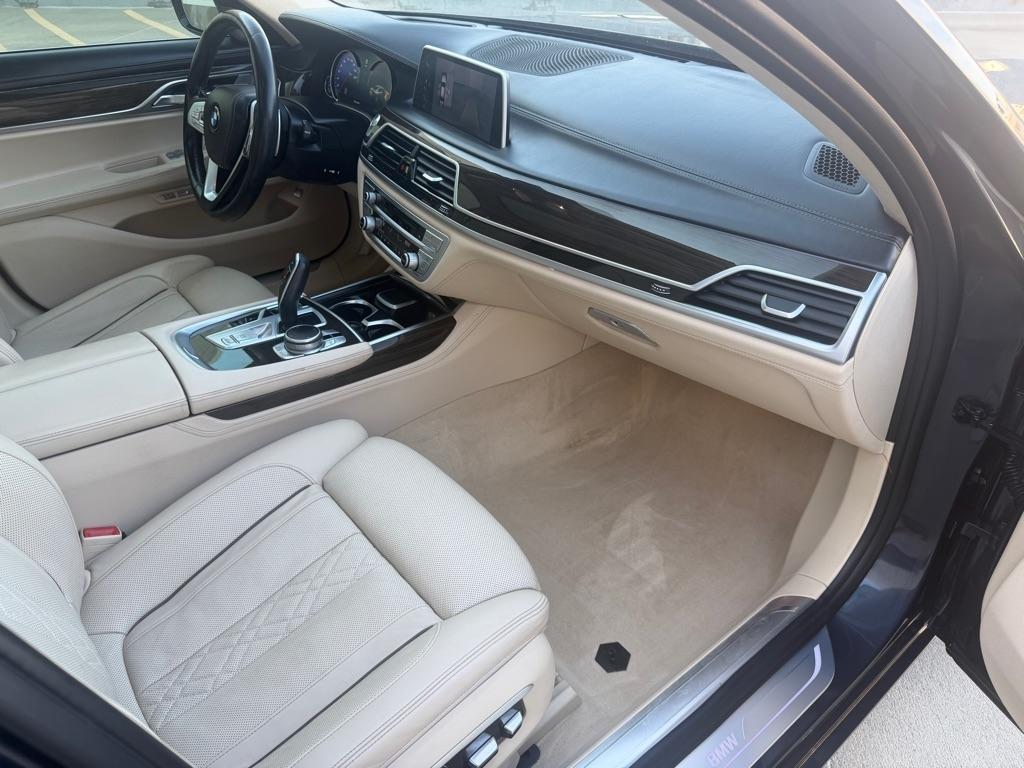 BMW 7-Series 750i xDrive 2016