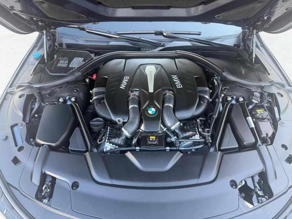 BMW 7-Series 750i xDrive 2016