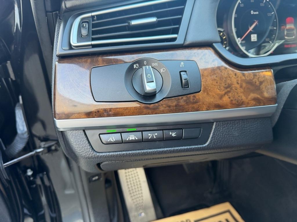 BMW 7-Series 750Li xDrive 2014