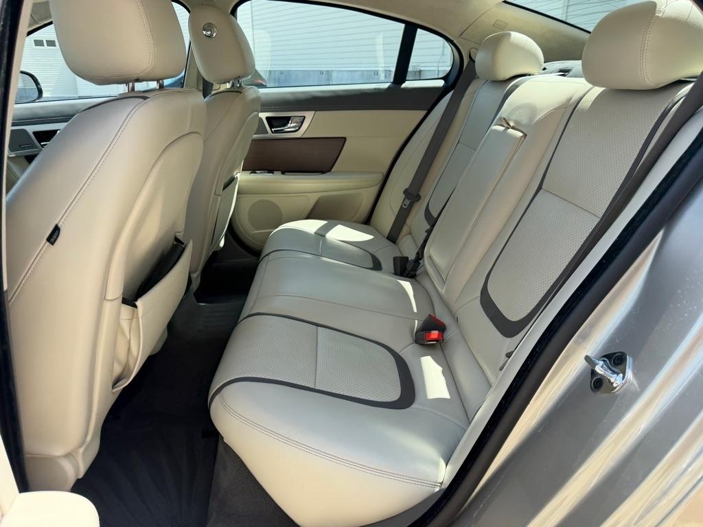 Jaguar XF-Series XF 3.0L V6 SC AWD 2014