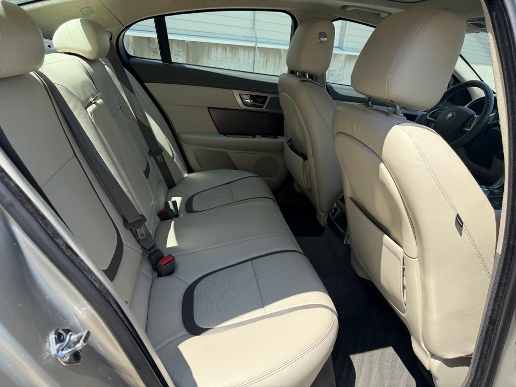 Jaguar XF-Series XF 3.0L V6 SC AWD 2014