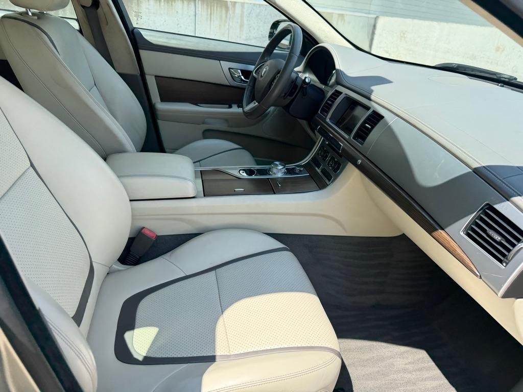 Jaguar XF-Series XF 3.0L V6 SC AWD 2014